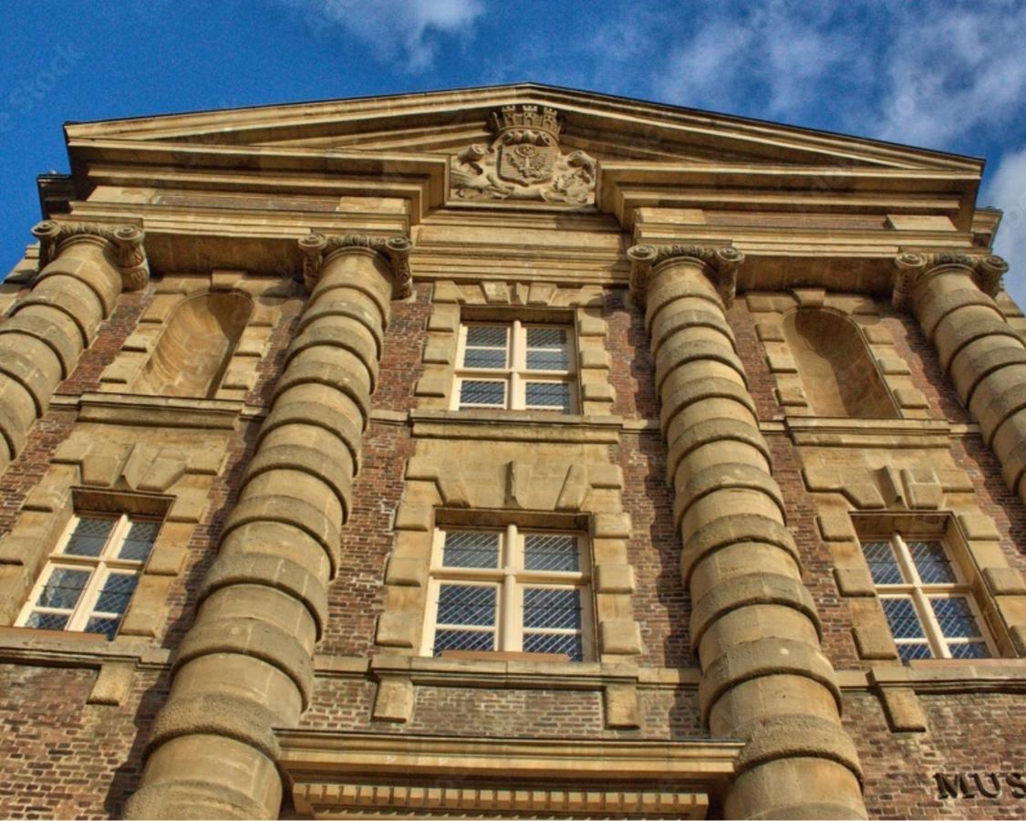 Charleville-Mezieres: Belle Vue Place Ducale المظهر الخارجي الصورة