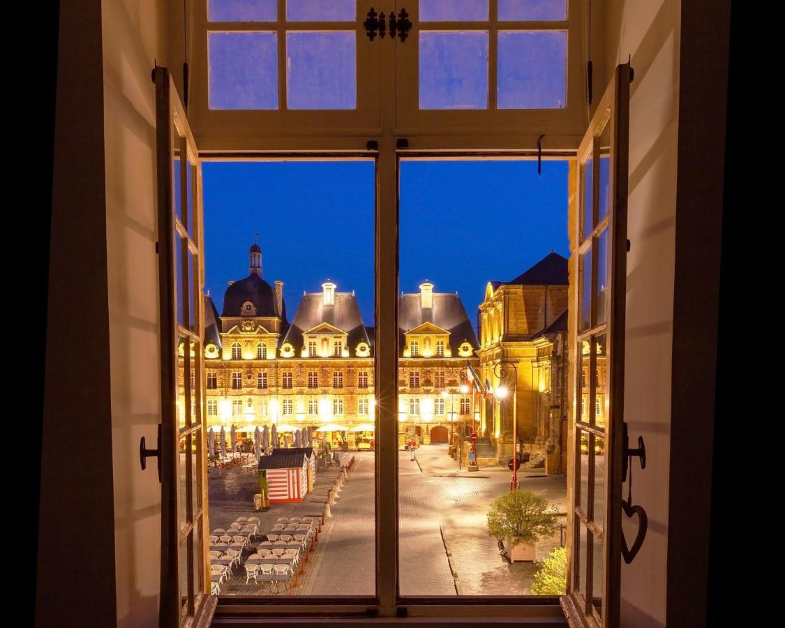 Charleville-Mezieres: Belle Vue Place Ducale المظهر الخارجي الصورة