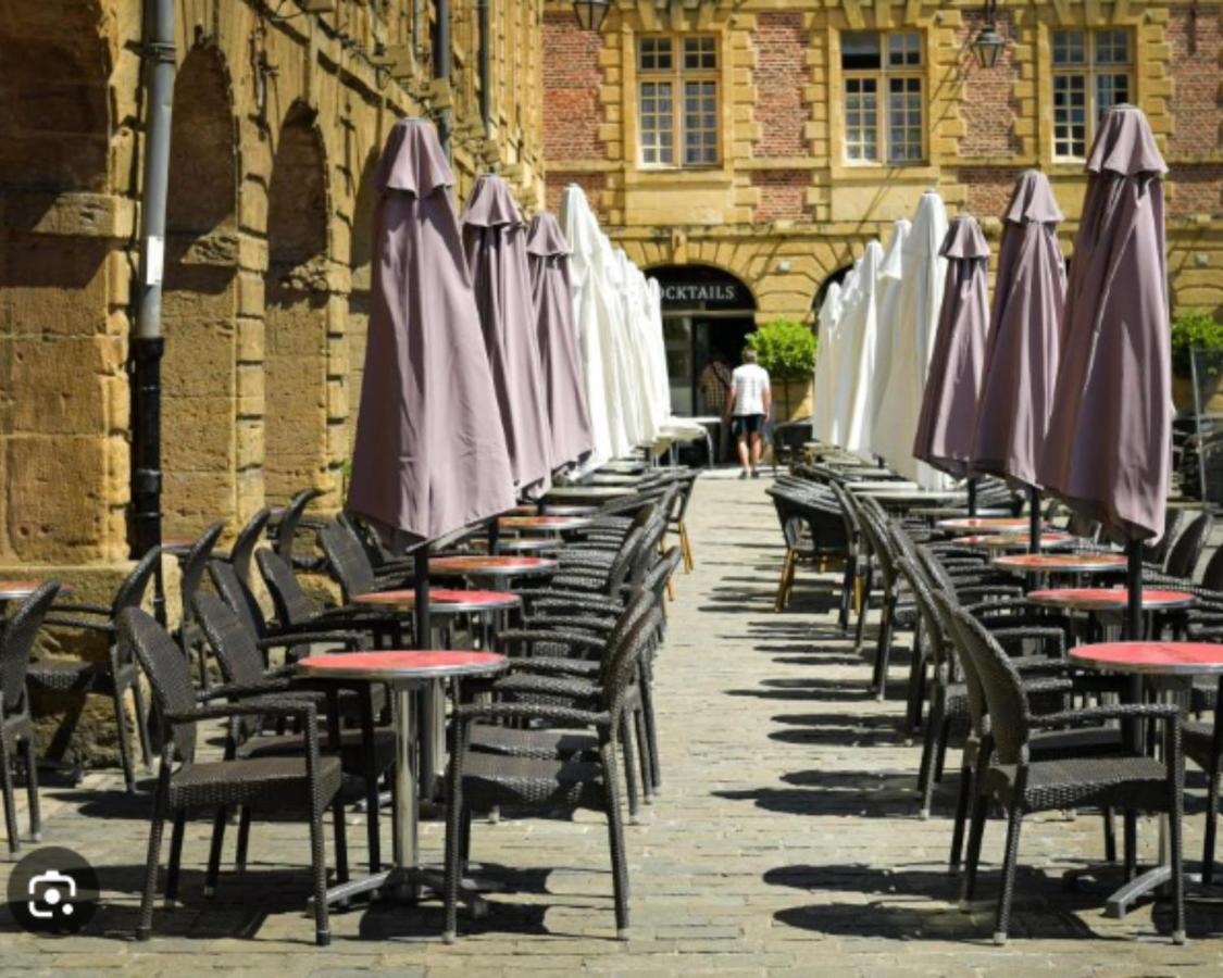 Charleville-Mezieres: Belle Vue Place Ducale المظهر الخارجي الصورة